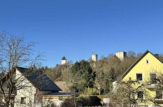 Wohnung kaufen in 93133 Burglengenfeld, Wohnen mit Aussicht: 4-Zimmerwohnung mit Burgblick, Garten & Balkon – Bodenbelag nach Wahl!