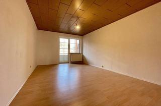 Wohnung kaufen in 96515 Sonneberg, Mit Aufzug und Balkon - 3 Zimmer Eigentumswohnung in Sonneberg!