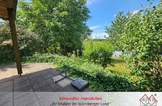Wohnung kaufen in 91207 Lauf, Idyllisch wohnen am Rande von Lauf: Tolle 2,5-Zimmer-EG-Wohnung mit Gartenanteil & Garage