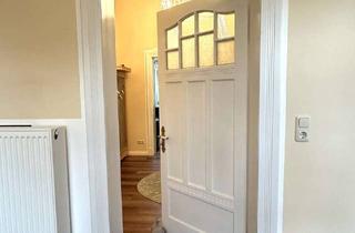 Wohnung kaufen in 31028 Gronau, ZENTRAL UND RUHIG GELEGENE KERNSANIERTE WOHNUNG MIT ALTBAUFLAIR IN HIST. VILLA INKLUS. PARKFLÄCHEN