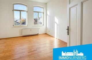 Wohnung kaufen in 90552 Röthenbach, Einziehen oder vermieten: Balkonwohnung im charmanten Altbau