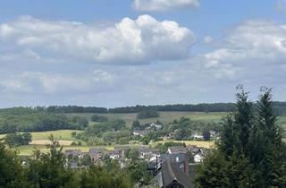 Wohnung kaufen in Löher Weg 20, 51545 Waldbröl, Ihr Wohntraum in Waldbröl - helle Dachgeschosswohnung mit Spitzboden und zwei Balkonen
