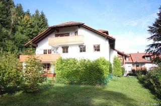 Wohnung kaufen in 87487 Wiggensbach, Helle 3,5 Zimmer Wohnung mit großem Südwest-Balkon, TG, Außenstpl. und Einbauküche - in Wiggensbach