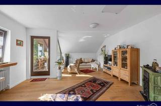 Wohnung kaufen in 95497 Goldkronach, Gemütliche Dachgeschosswohnung mit Loggia in ruhiger Wohnlage