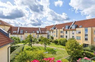 Wohnung kaufen in 16761 Hennigsdorf, Schöne, vermietete 2-Zimmer-Dachgeschosswohnung in Hennigsdorf mit Stellplätzen