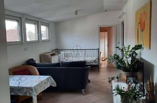 Wohnung kaufen in 73730 Esslingen, INNENSTADTNAHE 2-Zi.DG-WOHNUNG - mit Balkon und Abstellraum in Oberesslingen - 137-24