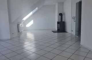 Wohnung kaufen in Am Wäldchen 1a, 65795 Hattersheim, Große 2-Zimmer-Dachgeschosswohnung in begehrter Lage