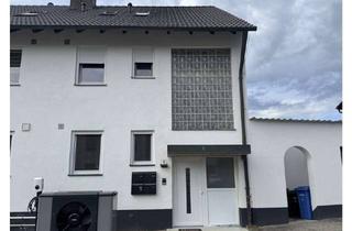 Wohnung kaufen in 90530 Wendelstein, Helle 3-Zimmer-Wohnung mit großem Balkon, Garage und zwei Stellplätzen in Großschwarzenlohe