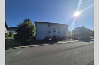 Wohnung kaufen in 57482 Wenden, Rendite trifft Wohnqualität: Vermietete 4-Zimmer-Wohnung mit Terrasse als sicheres Investment