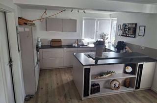 Wohnung kaufen in Franz-Hitze-Straße 15, 57489 Drolshagen, Stilvolle, vollst. renovierte 3-Raum-Erdgeschosswohnung mit geh. Innenausstattung mit Balkon