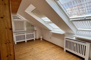 Wohnung kaufen in Im Spitalfeld 21, 74564 Crailsheim, Helle 3,5-Zimmer-Dachgeschosswohnung mit guter Anbindung in zentraler Lage in Crailsheim (74564)
