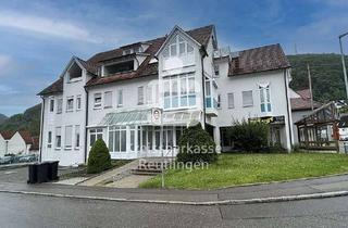 Wohnung kaufen in 72805 Lichtenstein, 3-Zimmer-Dachgeschosswohnung mit atemberaubendem Ausblick in Unterhausen