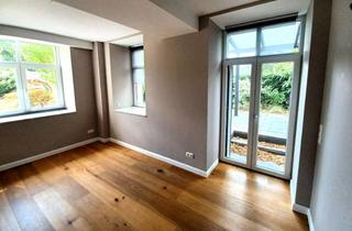 Wohnung kaufen in 46117 Osterfeld-Ost, Außergewöhnliche Maisonettewohnung mit Terrasse und Loggia auf Parkähnlichem Grundstück .