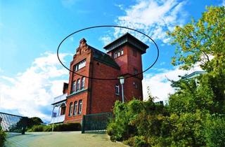 Wohnung kaufen in Hafenstrasse 11, 18546 Sassnitz, Maisonette in historischem Lotsenturm mit spektakulärem Seeblick