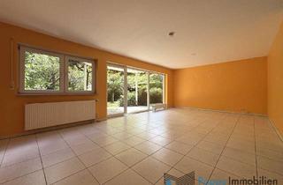 Wohnung kaufen in 65779 Kelkheim, Behindertenfreundliche 3-Zimmer Erdgeschosswohnung in ruhiger Lage mit Garten und Garage