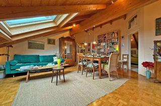 Wohnung kaufen in Wolferstraße, 83236 Übersee, Charmante Dachgeschosswohnung mit 3 Zimmern im schönen Zentrum von Übersee