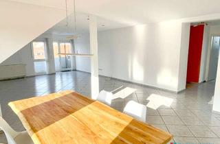 Wohnung kaufen in 68809 Neulußheim, Moderne und großzügige Dachgeschosswohnung mit Balkon, beheiztem Hobbyraum, Stellplatz & Garage