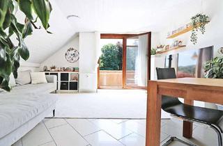 Wohnung kaufen in 73066 Uhingen, Himmelhochweit wohnen: Dachgeschosswohnung mit Blick ins Grüne, Ruhe und Raum für Ihre Ideen