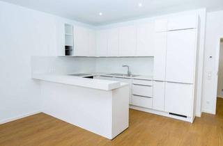 Wohnung mieten in 71384 Weinstadt, großzügiges Wohnen über den Dächern von Endersbach. große Sonnenterrasse/Aufzug/EBK/Klima