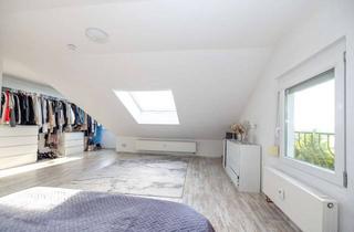 Wohnung mieten in 78052 Villingen-Schwenningen, Wohntraum im Dachgeschoss – 3 Zimmer mit Fernblick ins Grüne