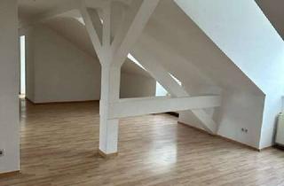 Wohnung mieten in Herbert-Jensch-Strasse 16, 15234 Lichtenberg, 4 Zimmer Wohnung Dachgeschoss