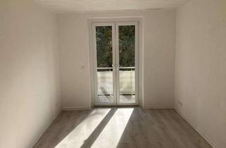 Wohnung mieten in 09337 Hohenstein-Ernstthal, Sanierte 2-Raumwohnung mit Balkon und Fussbodenheizung in HOT