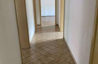 Wohnung mieten in Bergischer Ring, 58095 Mittelstadt, Preiswerte, gepflegte 4-Zimmer-Wohnung in Hagen