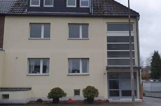 Wohnung mieten in Rheindorfer Str. 81, 51371 Bürrig, Dachgeschoss-Whg., 2-Zimmer, mit Balkon u. Keller in Leverkusen-Bürrig