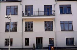 Wohnung mieten in 18055 Stadtmitte, Kernsanierte 3 Zimmer Wohnung mit Fahrstuhl und zwei Balkonen im Bahnhofsviertel