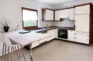 Wohnung mieten in Hallwangerstraße 29, 83209 Prien, Gemütliche ca. 95 m2 große 3-Zimmer Wohnung mit Terrasse in Prien