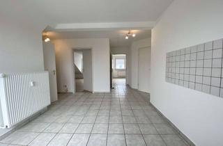 Wohnung mieten in Brunnenweg, 42499 Hückeswagen, Ansprechende und gepflegte 3-Raum-Dachgeschosswohnung in Oberbergischer Kreis