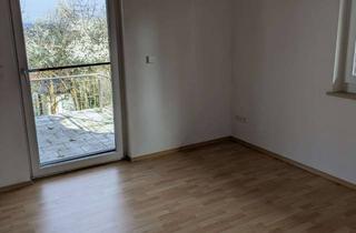 Wohnung mieten in Streifing, 94154 Neukirchen, Ansprechende und vollständig renovierte 5-Raum-EG-Wohnung mit Balkon in Neukirchen