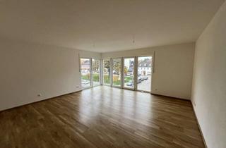 Wohnung mieten in 95111 Rehau, 4-Zimmer-Wohnung - Aufzug - Garage mit direkt Zugang zum Gebäude - Baujahr 2016 - Balkon