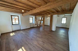 Wohnung mieten in Hauptstraße 20, 91475 Lonnerstadt, Sanierte 4-Zimmer-Wohnung mit Sichtbalken, Designbad und Gartenoption
