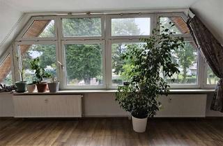 Wohnung mieten in Alexander-Giertz-Str., 15370 Petershagen, Individuelle Wohnung im Obergeschoss mit ausgebautem Dachgeschoss