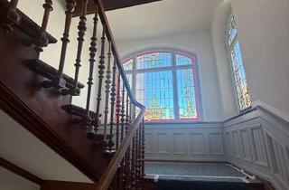 Wohnung mieten in 73033 Göppingen, Charmante Altbauwohnung mit hohen Decken und 6 Zimmern in der Innenstadt