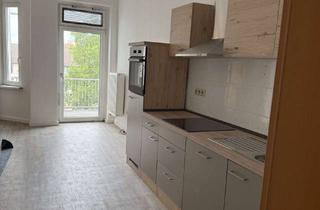 Wohnung mieten in Hoher Weg 34, 31134 Hildesheim, Schöne große 3 Zimmer Wohnung mit EBK (WG tauglich)