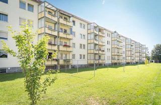 Wohnung mieten in Stöntzscher Straße 28, 04523 Pegau, Teilsanierte 3 Zimmerwohnung