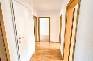 Wohnung mieten in Oberwürschnitzer Str. 42, 09376 Oelsnitz, Dreiraum-Wohnung in guter Lage