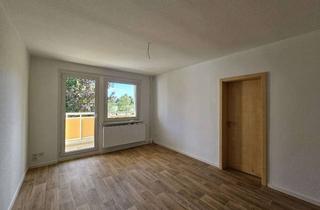 Wohnung mieten in Schulstraße 11f, 09350 Lichtenstein, Erdgeschosswohnung mit 3-Zimmern und Balkon in ruhiger Lage mit Aufzug