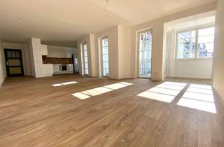 Wohnung mieten in 99085 Krämpfervorstadt, Großzügige 4-Zi-Whg - EBK - großer Balkon - für Familien o. WG - Parkhaus