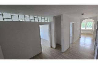 Wohnung mieten in Albert-Schweitzer-Straße 18, 54329 Konz, Helle 3,5-Zimmer-Wohnung mit zwei Balkonen in Konz