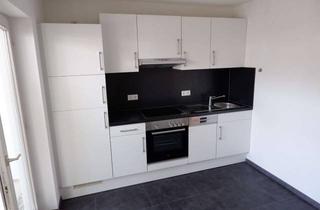 Wohnung mieten in 71116 Gärtringen, Gepflegte 2,5 Zimmer Wohnung im 2.OG mit EBK und Wintergarten in Gärtringen, WM: ca.940€