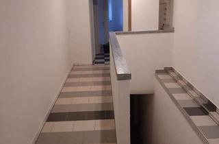 Wohnung mieten in Haldenstr. 26, 70376 Bad Cannstatt, FÜR MIND. 14 MITARBEITER / WG - GRUPPE - MONTEURE - GROSSE SANITÄRBEREICHE UND GEMEINSCHAFTSKÜCHE -