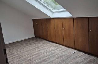 Wohnung mieten in Bergheimerstr. 511, 41466 Neuss, Klimatisierte Dachgeschosswohnung mit neuem Bad