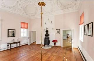 Wohnung mieten in Schlosshof, 96106 Ebern, Repräsentative Orangerie: Wohnen am Schloss mit Jagdmöglichkeit