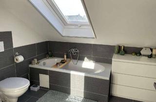 Wohnung mieten in Schloßgrabenstraße, 90571 Schwaig, Exklusive 2-Raum-Dachgeschosswohnung mit geh. Innenausstattung mit Balkon in Schwaig bei Nürnberg