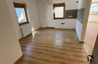 Wohnung mieten in Erhard-Ackermann-Straße 21, 95163 Weißenstadt, Attraktive 3-Zimmer-Wohnung mit Balkon in Weißenstadt