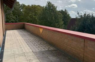 Penthouse mieten in Meldorfer Straße 184, 25746 Heide, frisch sanierte Penthouse Wohnung 2 Zimmer, neue EBK 76m²