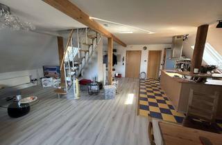 Wohnung mieten in Rotherstrasse, 90596 Schwanstetten, Attraktive und modernisierte 2-Raum-Dachgeschosswohnung mit Balkon und EBK in Schwanstetten